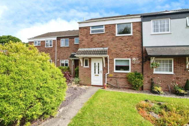 3 bed property, in Oldbury Close, £150,000
