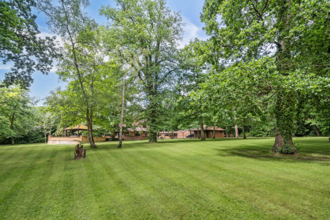 7 bed property, in Earleydene, £3,000,000