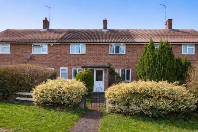 3 bed property, in High Dells, £377,000
