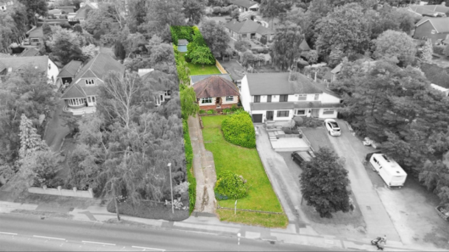 3 bed property, in Longdale Lane, £395,000