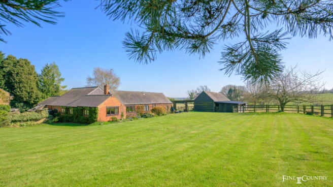 4 bed property, in Stockerston, £900,000