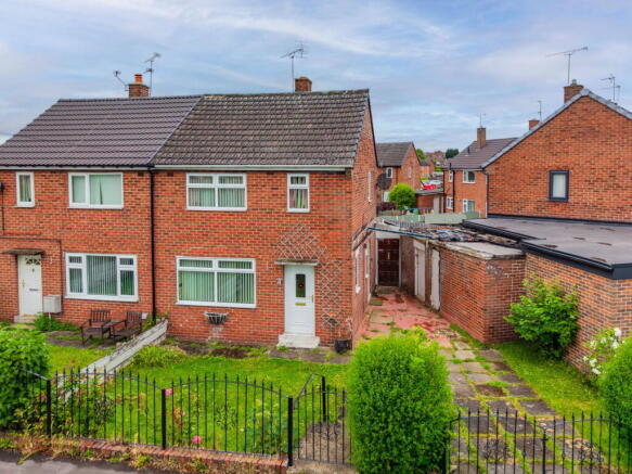 2 bed property, in Elgitha Drive, £110,000