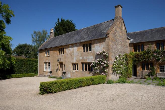 7 bed property, in East Coker, £2,500,000