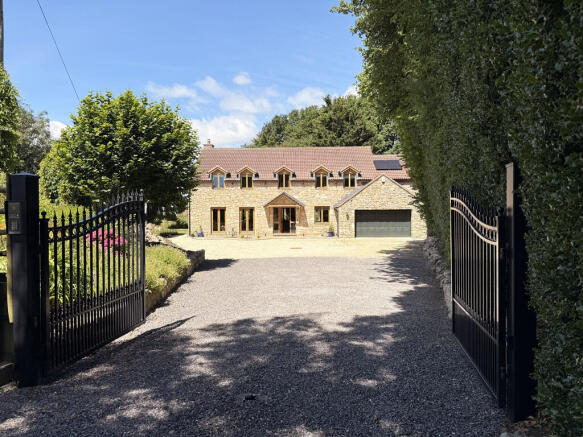 8 bed property, in Mells Lane, £1,150,000