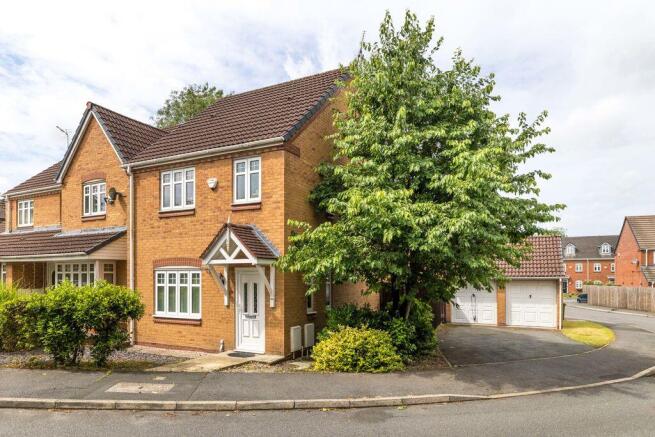 3 bed property, in Ferndale Drive, £310,000
