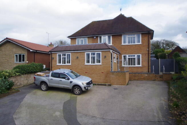 4 bed property, in Highwood Road, £599,000