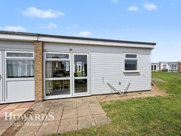 2 bed property, in Edward Road, £35,000