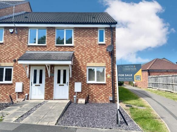 2 bed property, in Longleat Walk, £149,950
