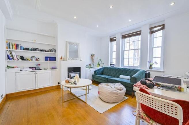 2 bed property, in Goodwood Court, £650,000