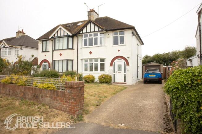3 bed property, in Shenley Lane, £600,000