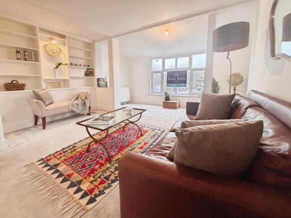 2 bed property, in Ferry Road, £167,500