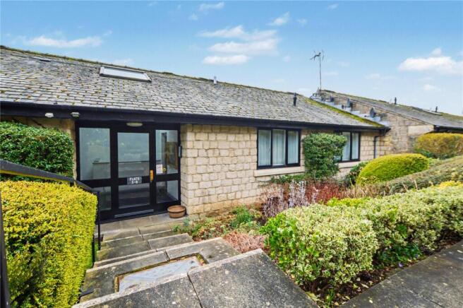 2 bed property, in 6 Scott Mews, £240,000