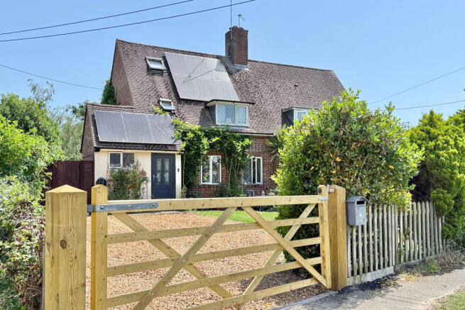 3 bed property, in Wessex Estate, £425,000