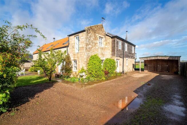 5 bed property, in The Arches, £550,000