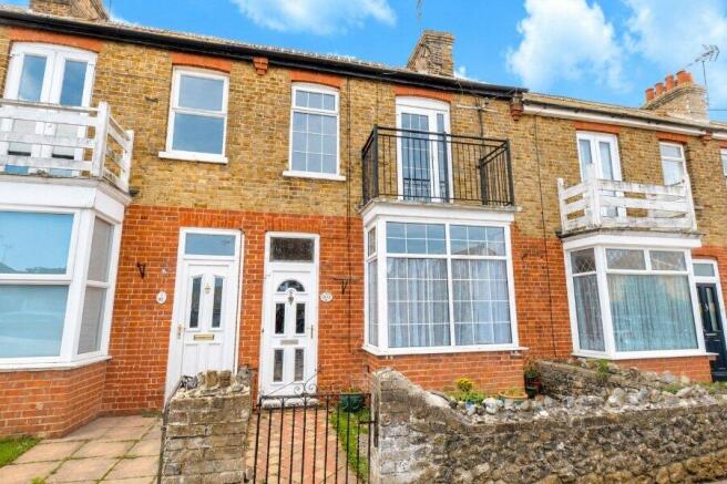 3 bed property, in York Terrace, £250,000