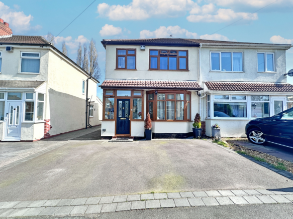 4 bed property, in New Road, £280,000