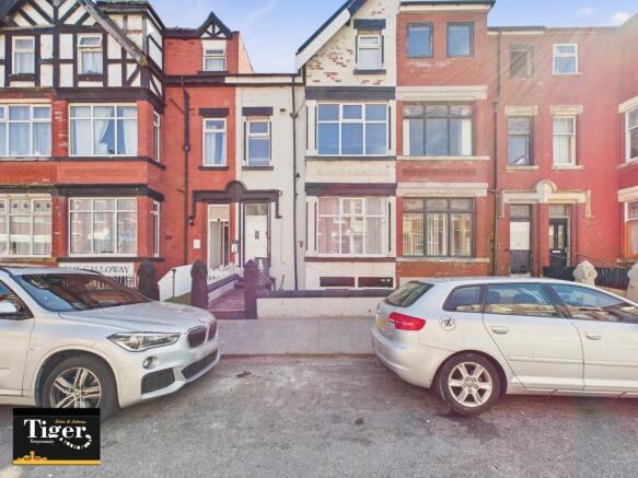 6 bed property, in Lonsdale Road, £150,000