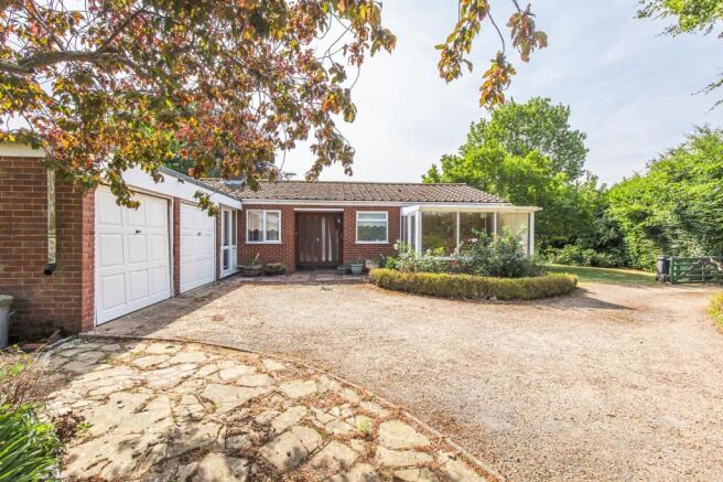 3 bed property, in Attractive Three Bedroom Bungalow in Swardeston, £525,000