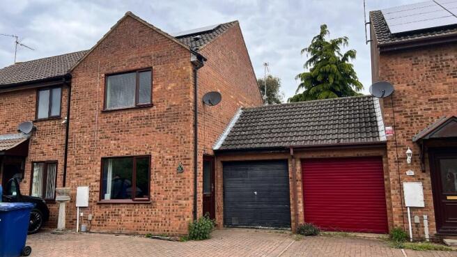 2 bed property, in Payne Avenue, £135,000