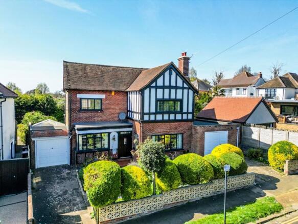 4 bed property, in Lloyd Road, £1,000,000