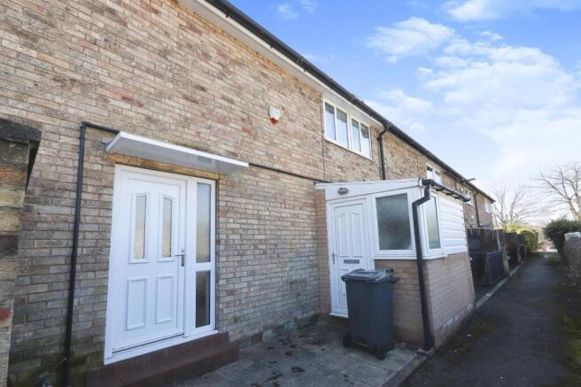 3 bed property, in Overend Drive, £125,000