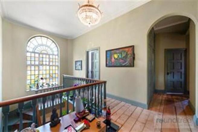 5 bed property, in Goodyers Gardens, £2,500,000