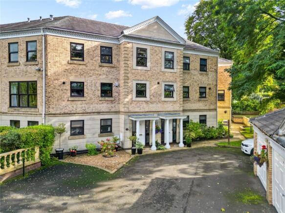 4 bed property, in The Carriages, £745,000