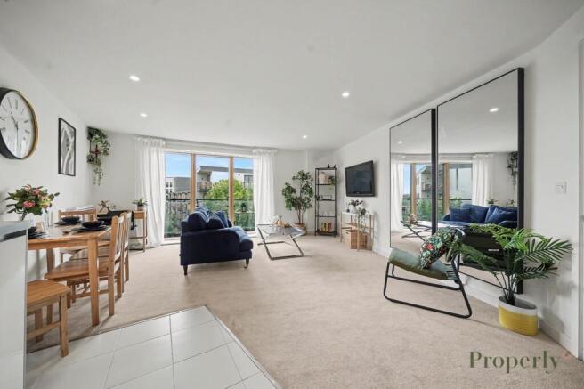 1 bed property, in Durnsford Road, £290,000