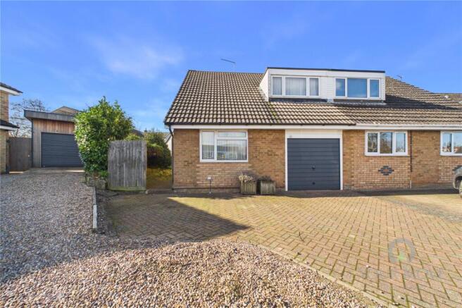 3 bed property, in Fishpond Close, £250,000