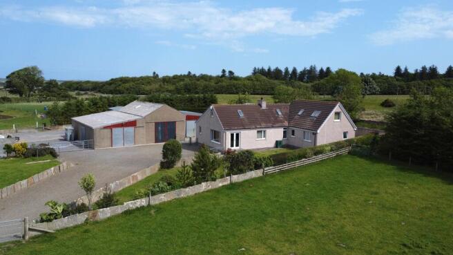 5 bed property, in Achalone, £460,000