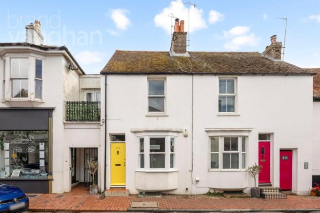 3 bed property, in High Street, £360,000