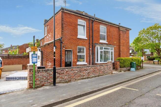 5 bed property, in Handel Terrace, £400,000
