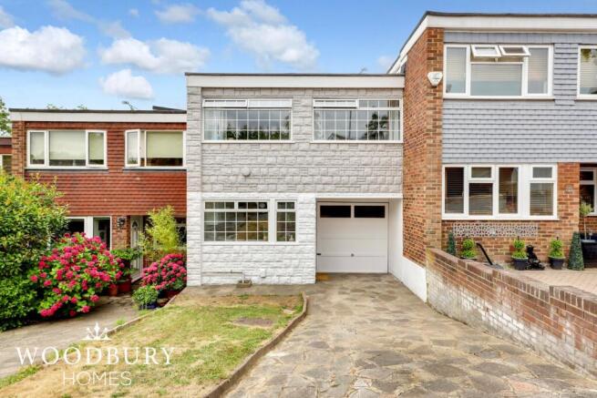 3 bed property, in Monkchester Close, £514,000