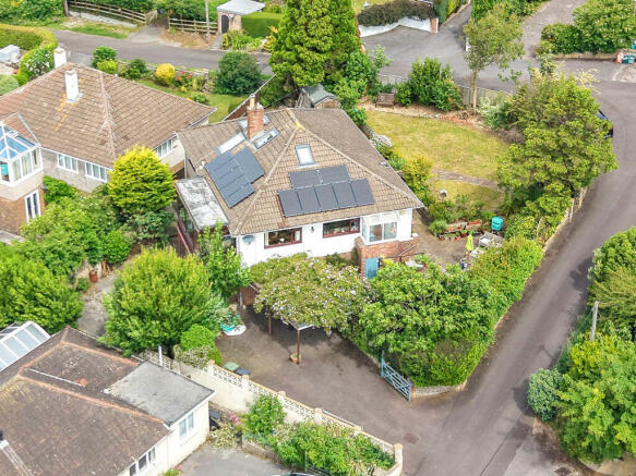 3 bed property, in Bleadon Hill, £475,000