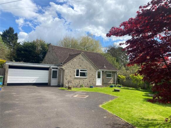 2 bed property, in Lower Coombses, £300,000