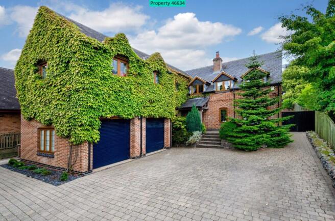 6 bed property, in Wayside, £760,000