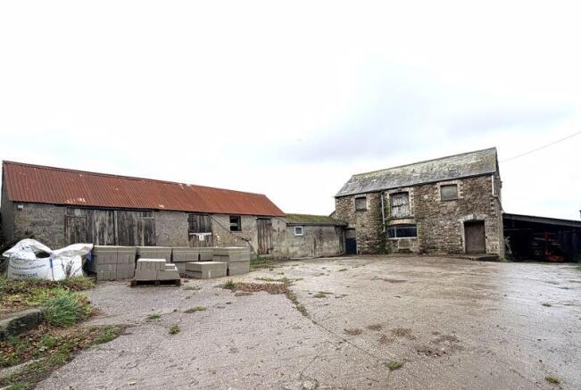 3 bed property, in Higher Gluvian Farm, £229,500
