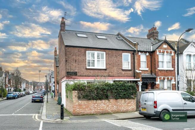 1 bed property, in Adelaide Grove, £415,000