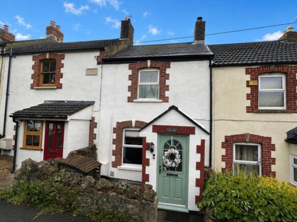 2 bed property, in Tyning Cottages, £235,000