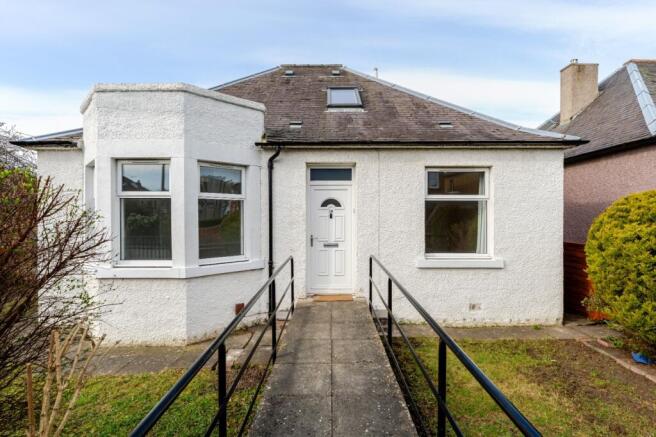 4 bed property, in Featherhall Avenue, £550,000