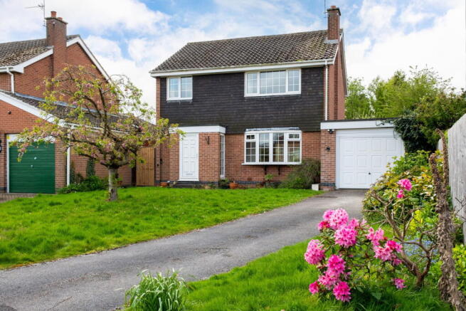 4 bed property, in Brookside, £350,000