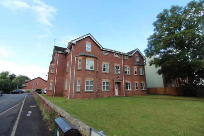 2 bed property, in Flat 4, £135,000