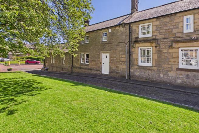 2 bed property, in Front Street, £285,000