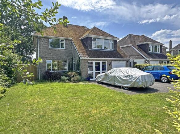 4 bed property, in Durrant Way, £650,000