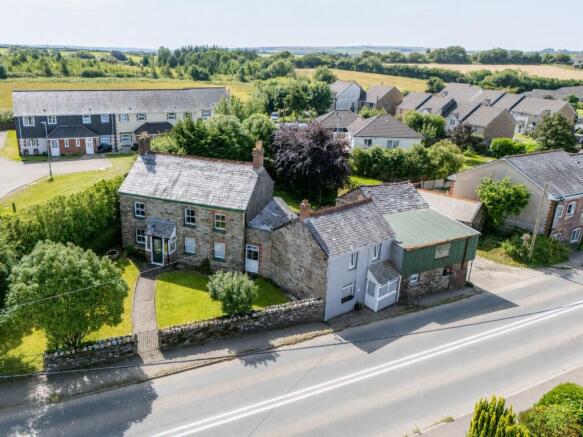 5 bed property, in Jubilee House, £300,000