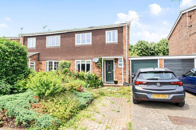 3 bed property, in Alexandra Road, £375,000