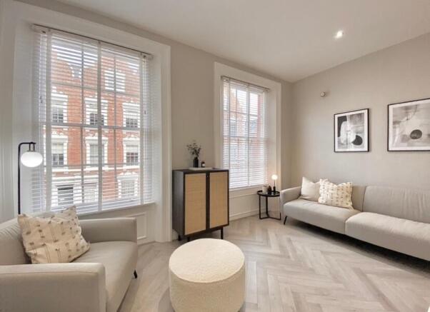 1 bed property, in Regent Street, £180,000