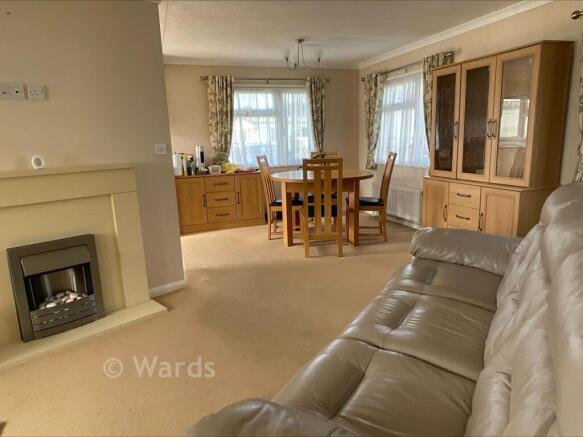 2 bed property, in Manston Court Road, £40,000
