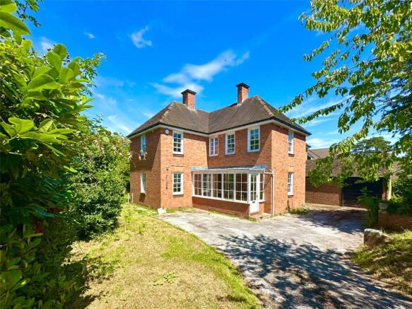 5 bed property, in Church Road, £1,395,000