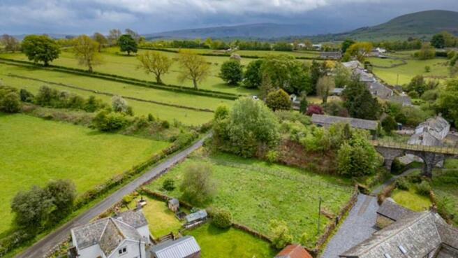 4 bed property, in Two Building Plots - Land at Town End, £200,000